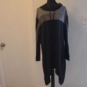 SHEIN Black and Gray Tunic Top